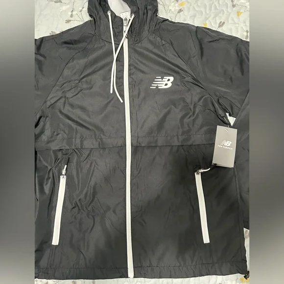 New Balance Men's Black and White Windbreaker - Picture 5 of 13